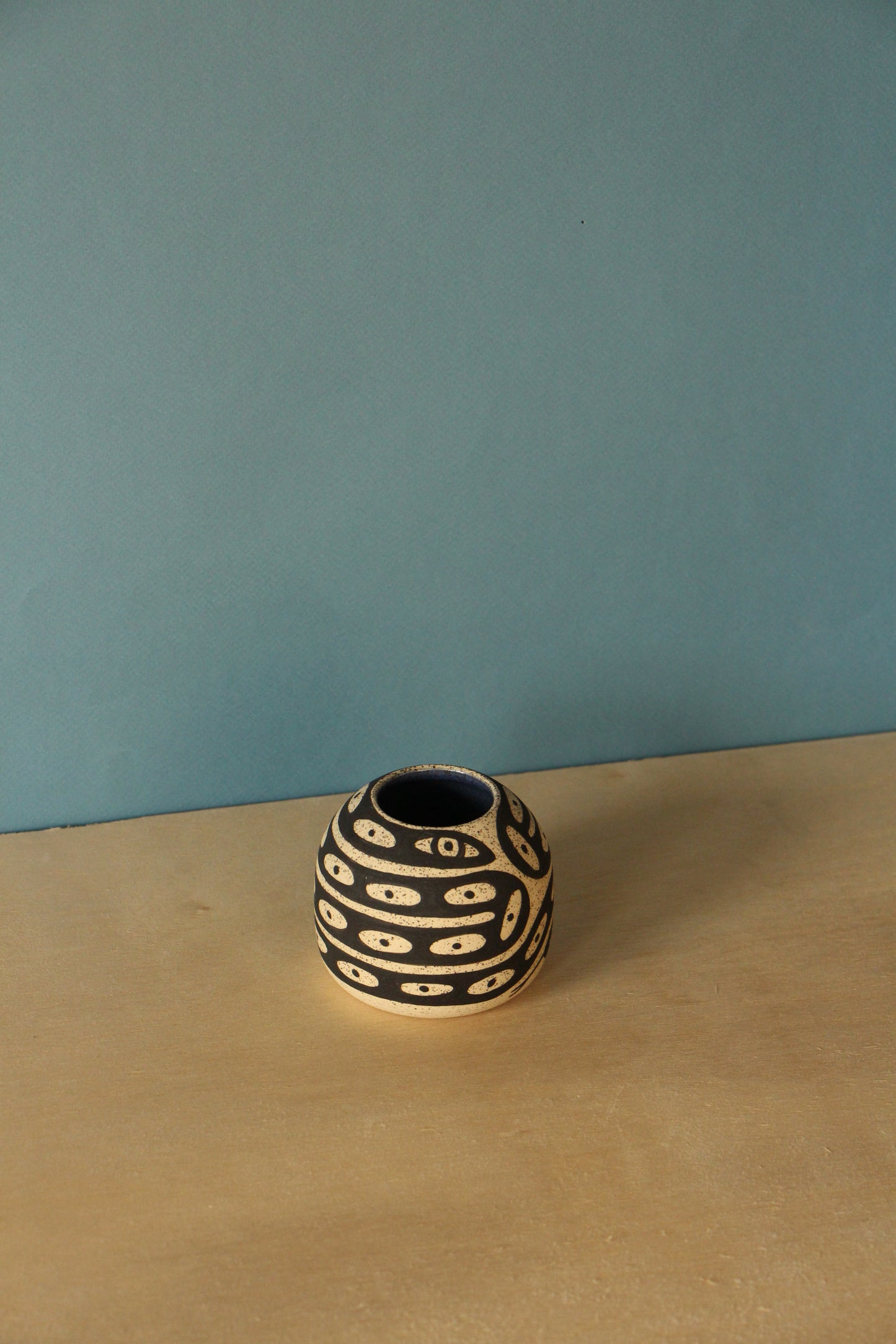 Perro y Arena - Coiled Snake Vase