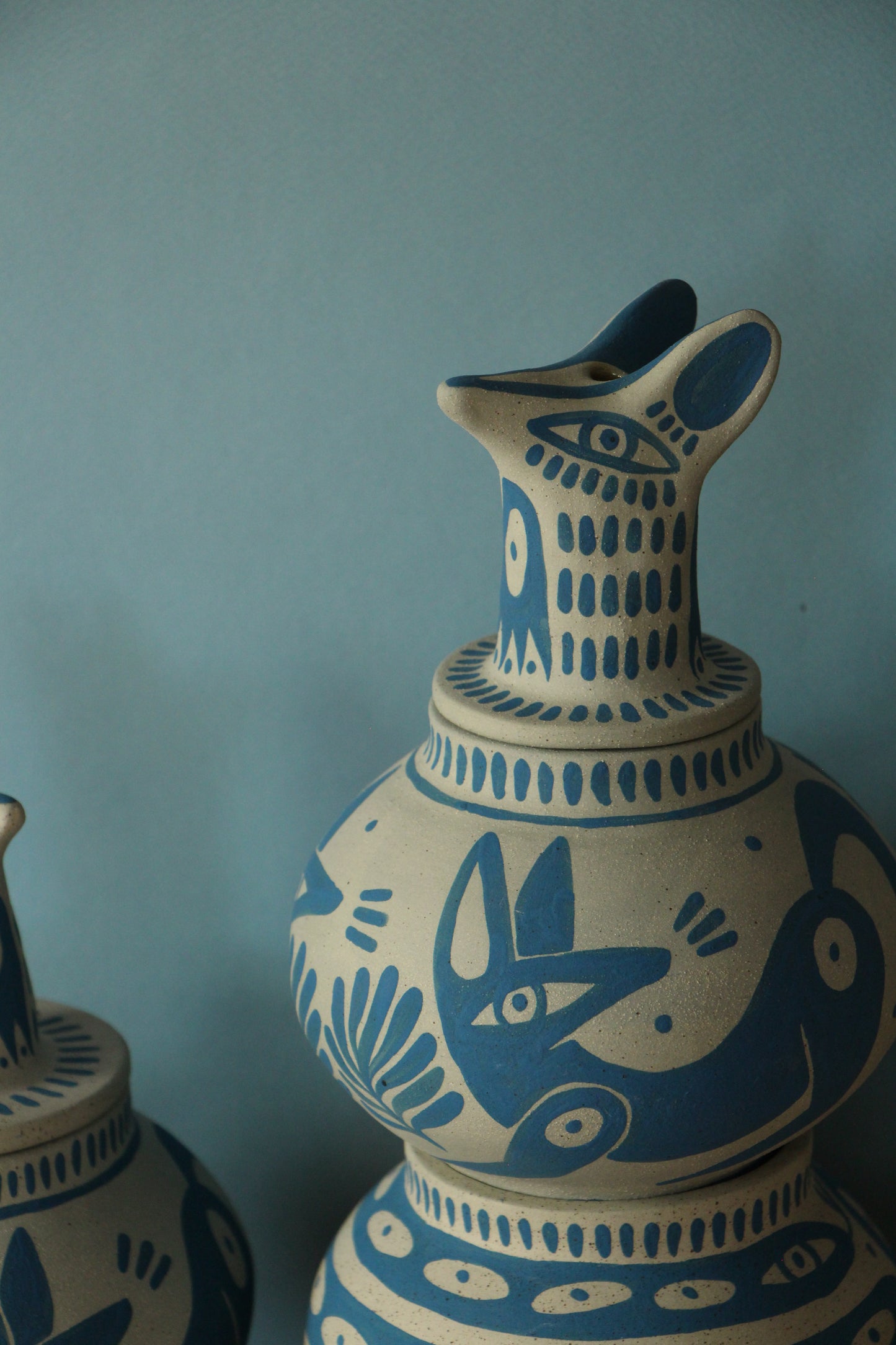 Perro y Arena - La Urna de los Coyotes y la Serpiente Azul