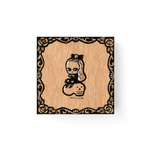 Mizna Wada - Skull Throne