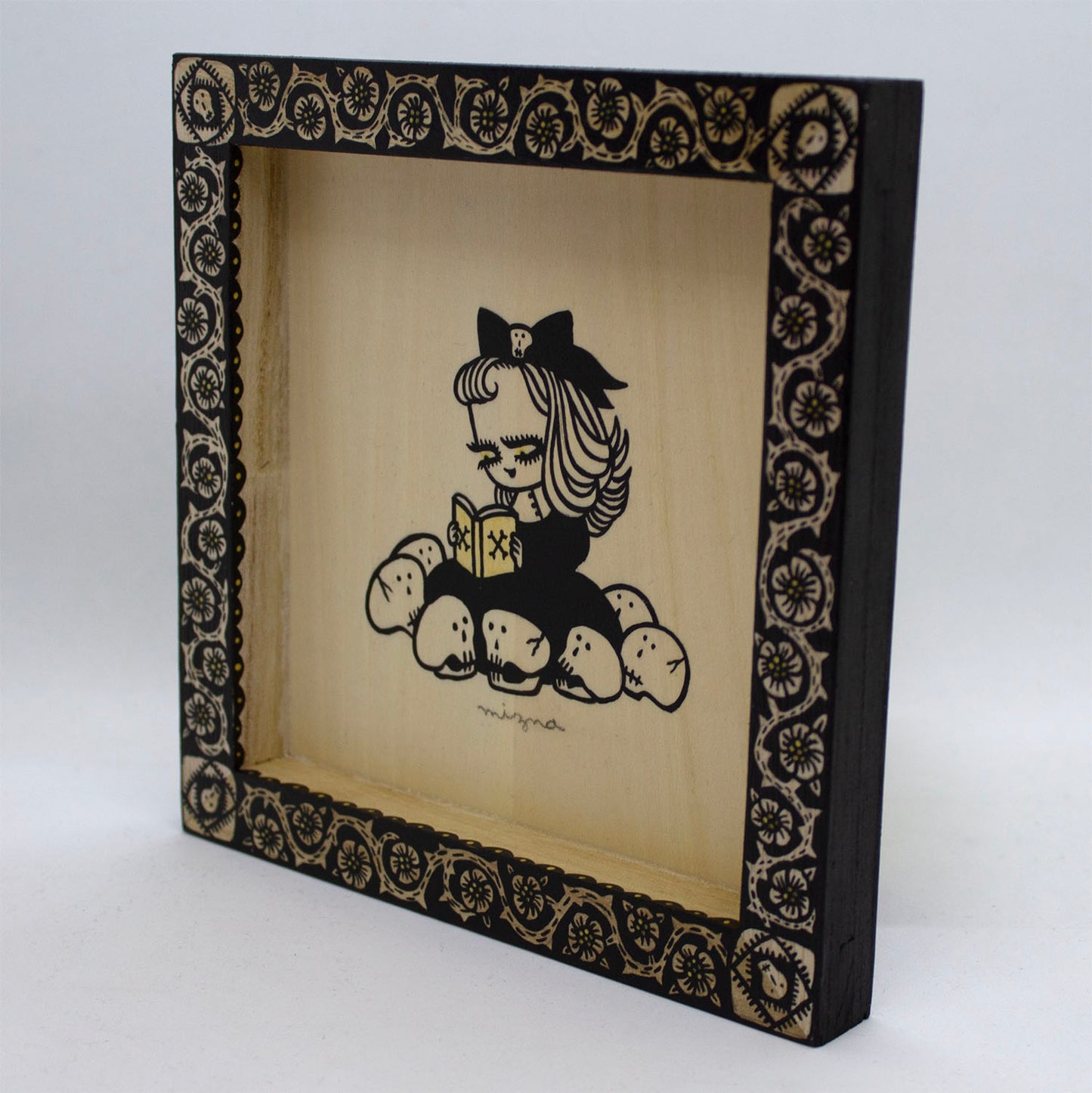 Mizna Wada - Reading Aloud