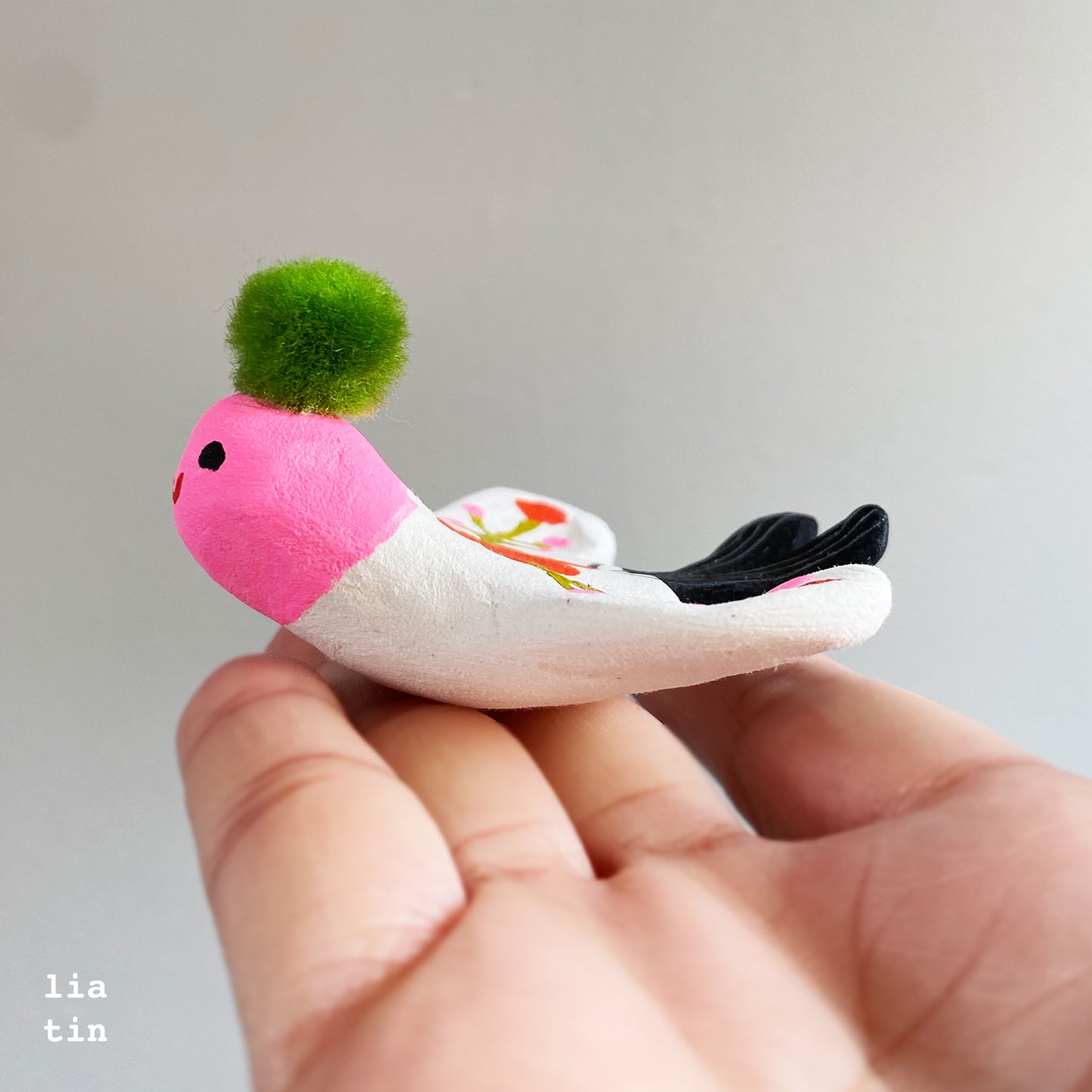 リア・ティン - Flowa